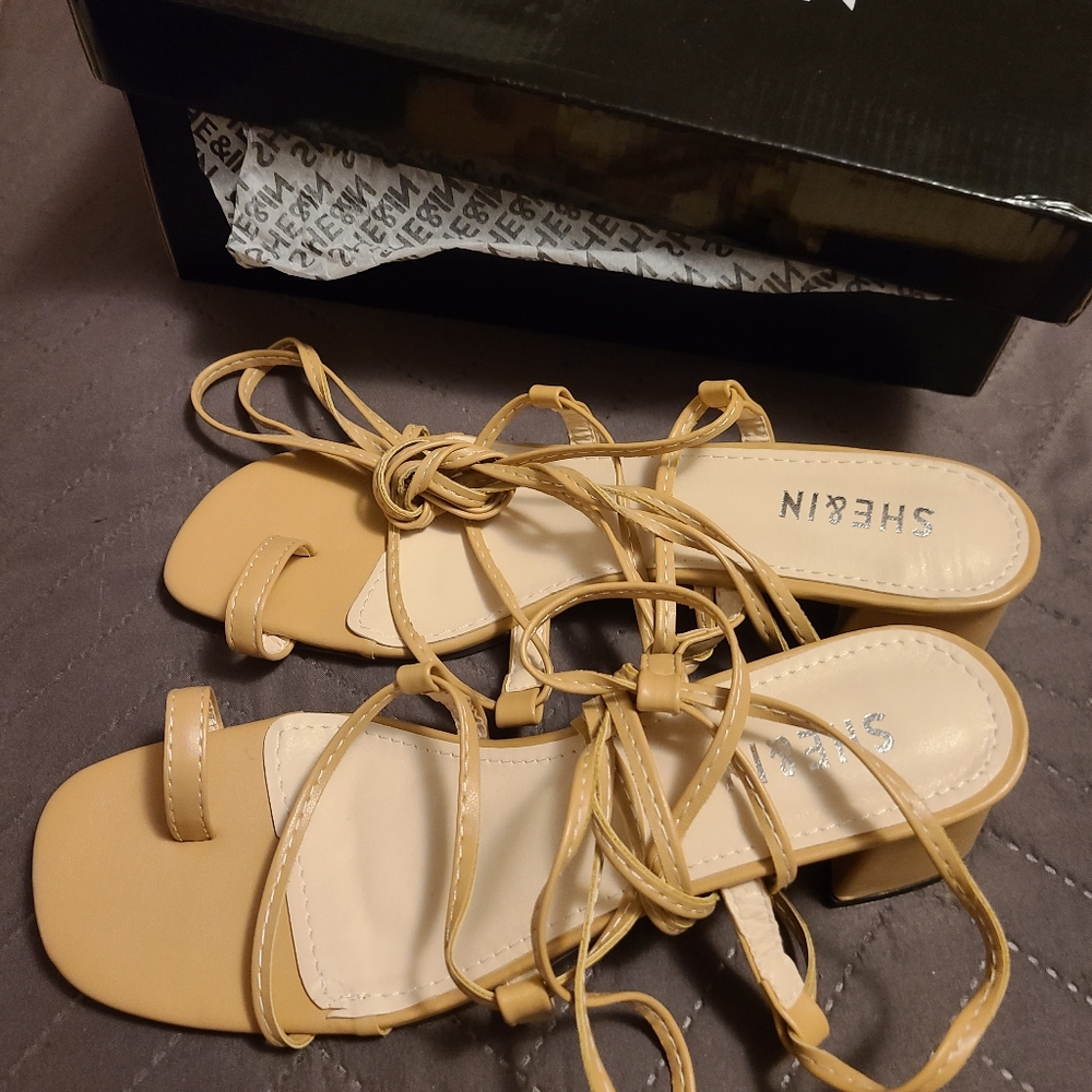 Nude sandals sz 8